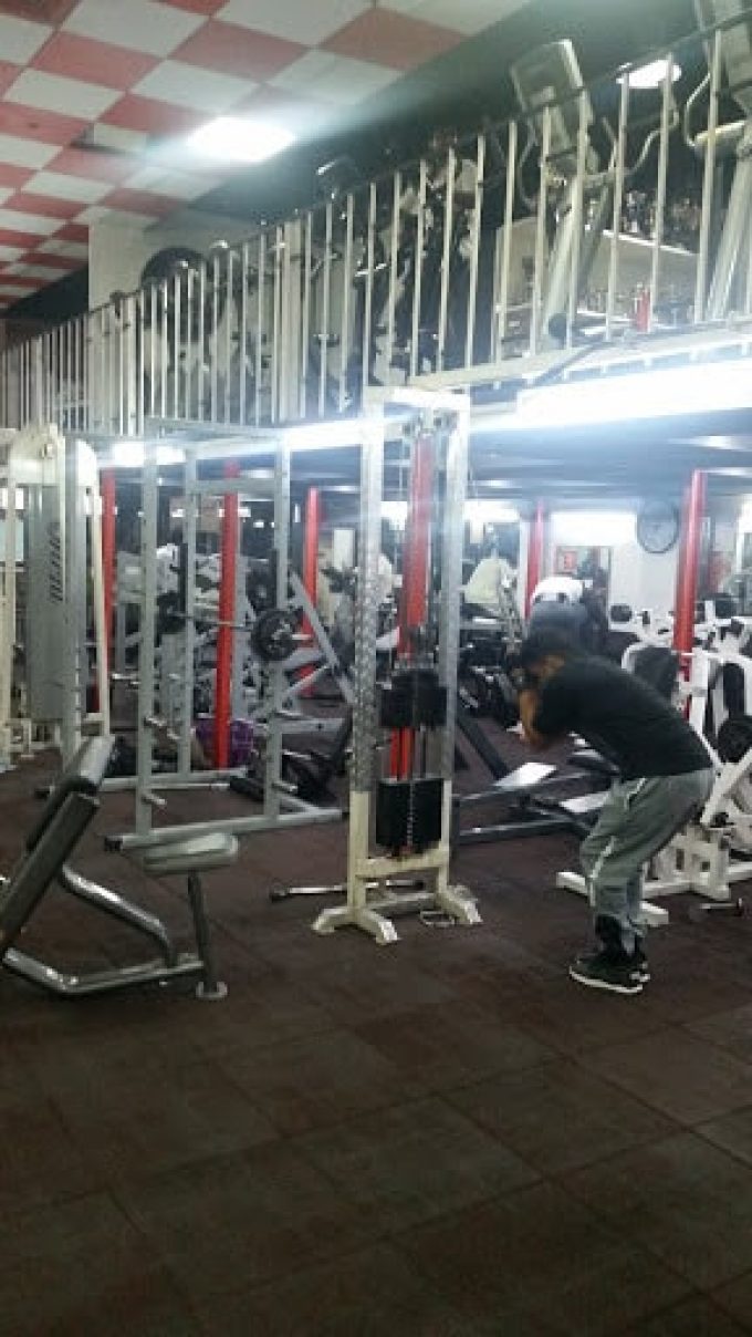 Nashwan Gym Al Qusais- machine area