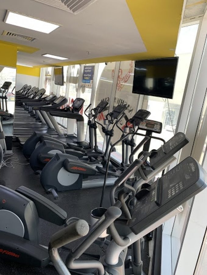 Nashwan Gym Nadd Al Hamar-air bikes